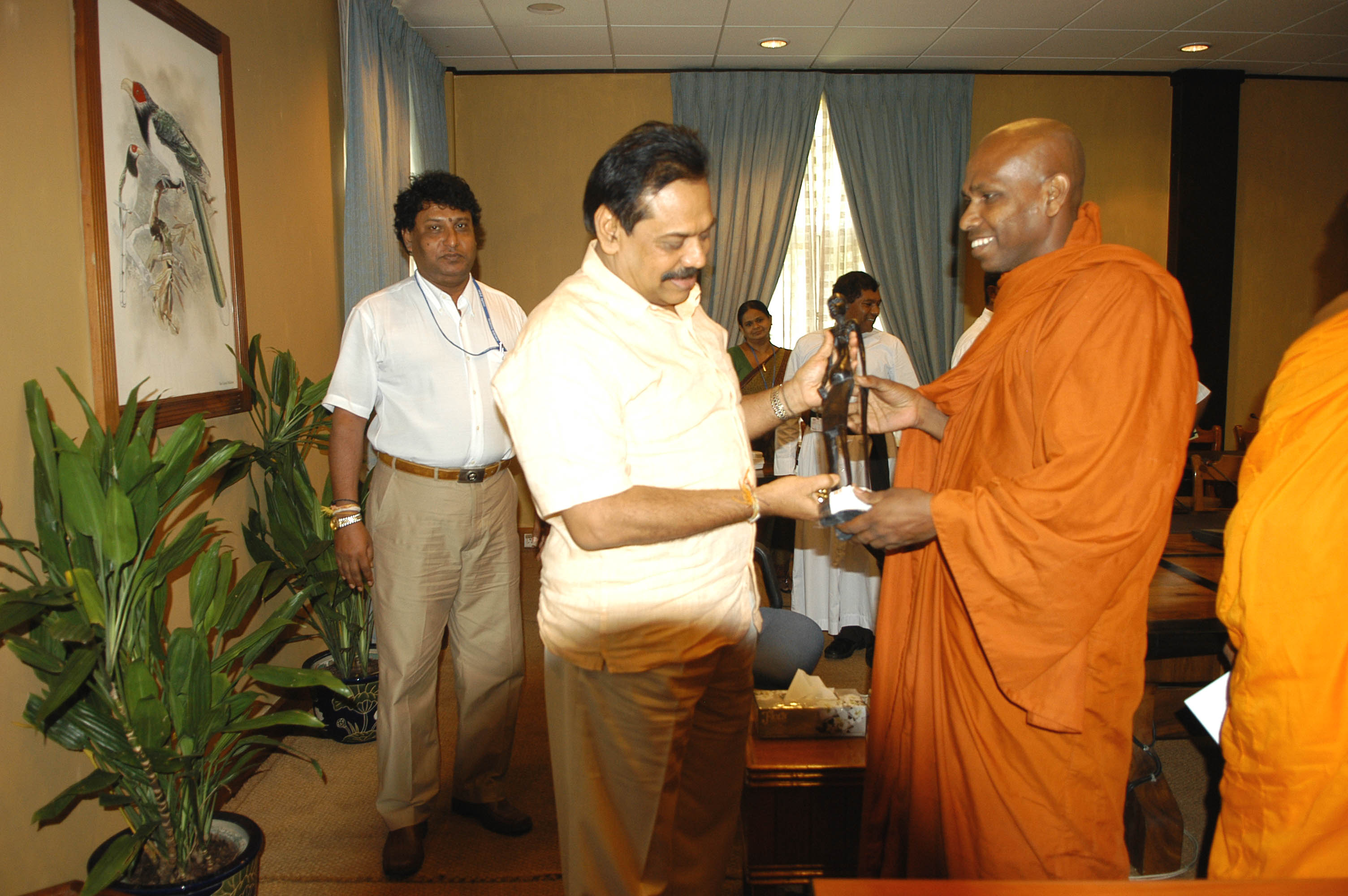 at President house on 17.05.2006 giving a gift.jpg